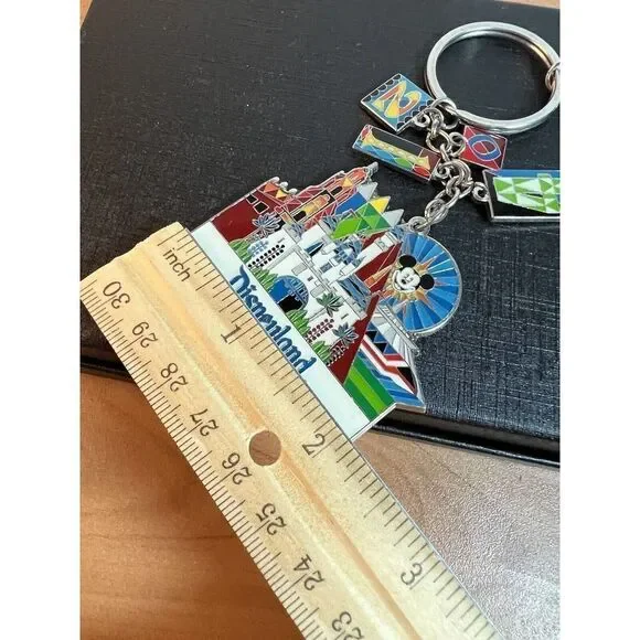 Disneyland Keychain 2014  - Picture 6 of 6